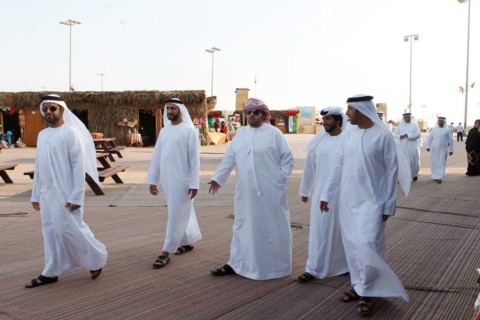 السوق الشعبي في مهرجان الشيخ زايد التراثي يلقى إقبالاً كبيراً
