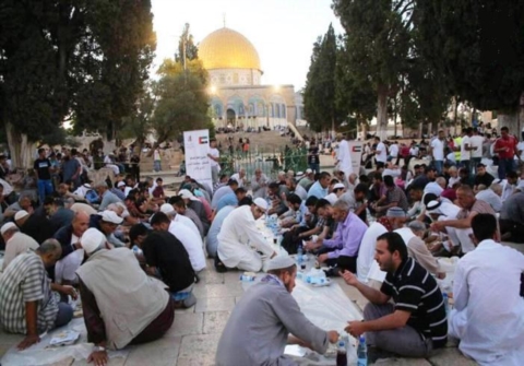 مؤسسة خليفة الإنسانية توزع طرودا ووجبات غذائية على أكثر من 50 ألف أسرة فلسطينية