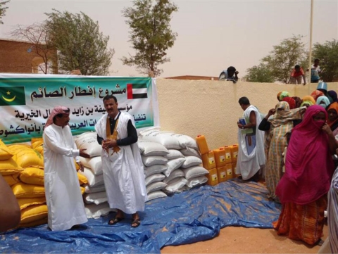 خليفة الإنسانية تنفذ مشروع إفطار الصائم في موريتانيا للفقراء والمعوزين