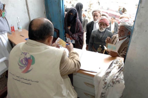 مؤسسة خليفة الإنسانية تفتتح مركزين لتوزيع المساعدات في اليمن