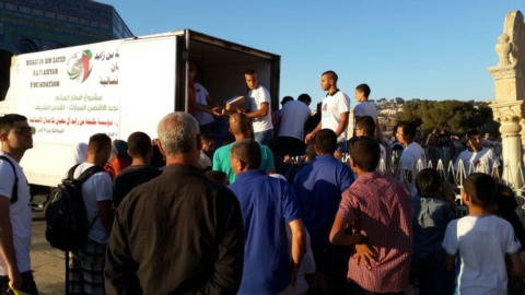 مؤسسة خليفة الإنسانية تختتم برنامج موائد رمضانية في ساحات المسجد الأقصى المبارك