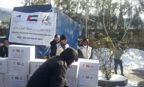 فريق مؤسسة خليفة للاعمال الانسانية الاغاثي يصل الى أعالي شمال لبنان ويوزع المساعدات على اللاجئين